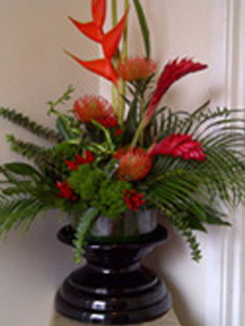 Modern round arrangement